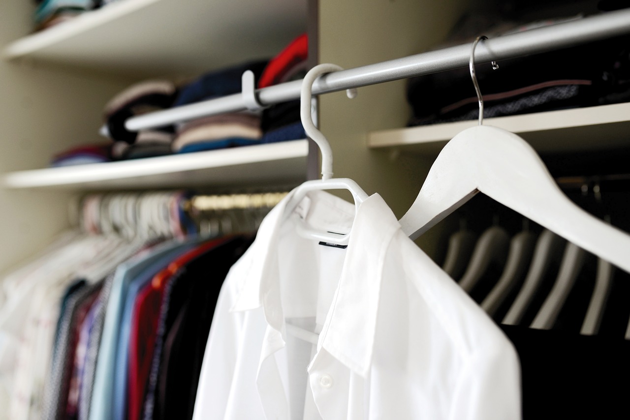 Simple Fashion Essentials for First Capsule Wardrobes